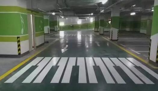金秀车位划线